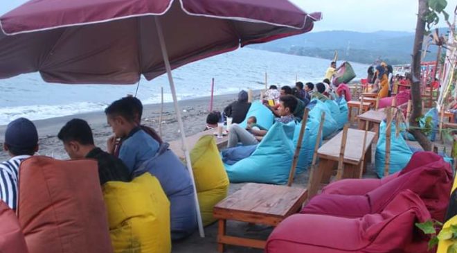 Lagi Viral…!! Pantai Tanjung Bias Lombok Ramai Pengunjung