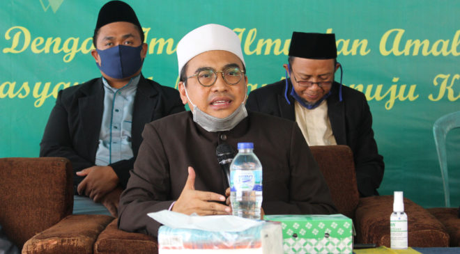 Pimpinan Ponpes Al-Madani Lombok Sampaikan Pesan Perjuangan untuk Walisantri Baru