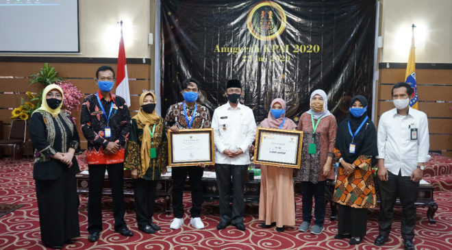Komitmen dalam Perlindungan Anak, Walikota Mataram Terima Anugerah dari KPAI