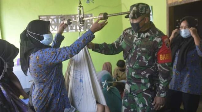 Tim Penggerak PKK Lombok Barat Berikan Vitamin A Bagi Bayi dan Balita